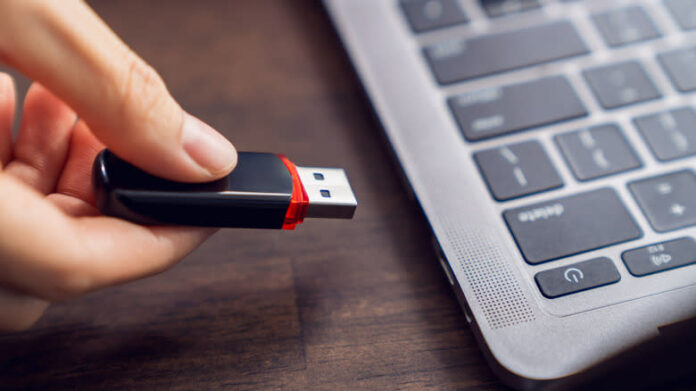 What Is the Biggest USB Drive You Can Buy Today/ Shutterstock