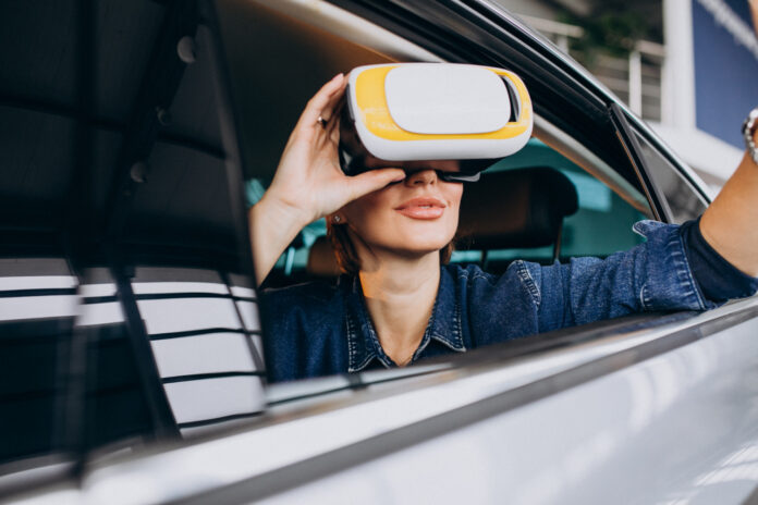 The Smart Glasses Race Is Heating Up: Apple, Meta, and the Future of Wearable Displays
